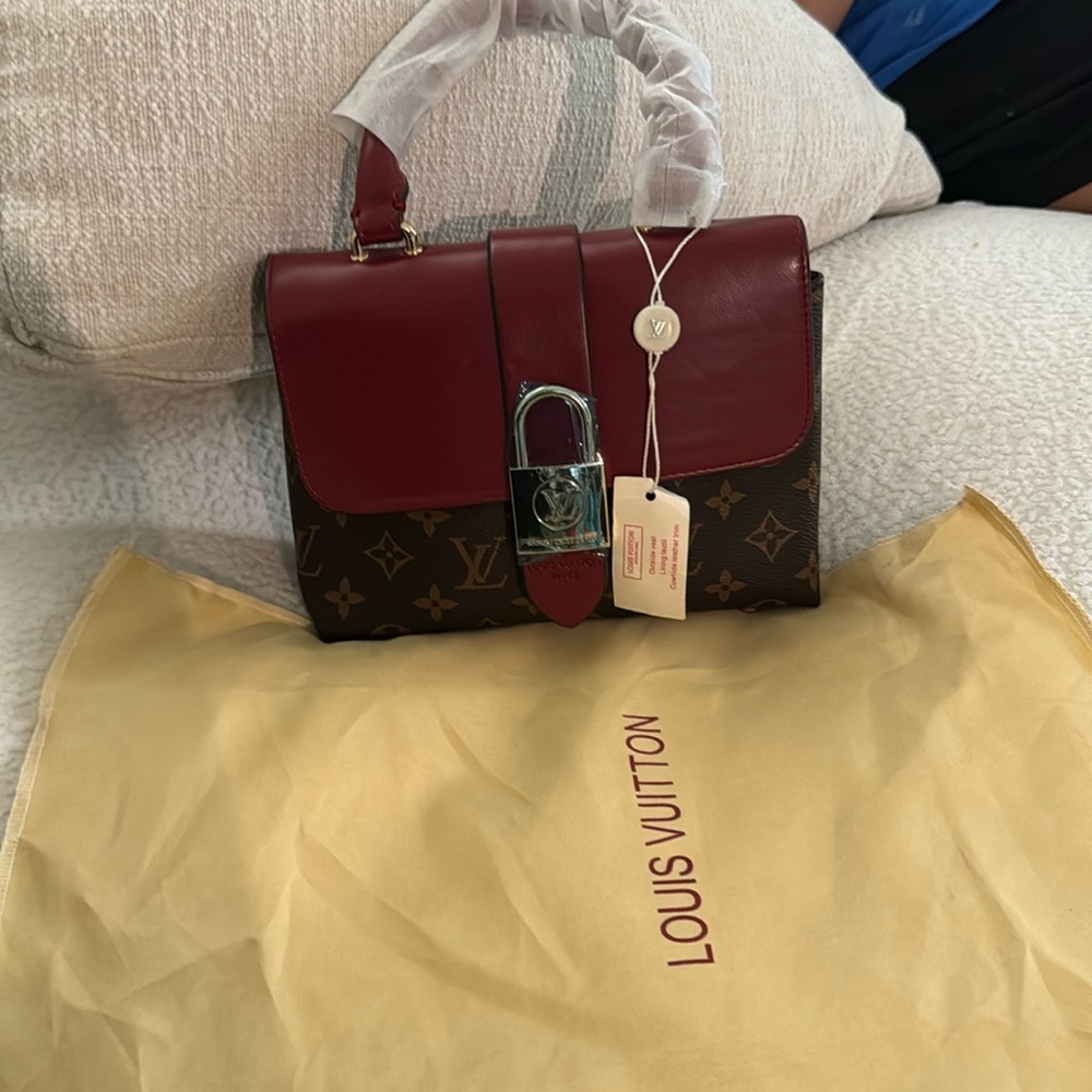 BB locked hand bag LV mini bag